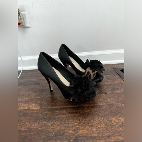 Charming Charlie black, leopard peep toe heels - Picture 3 of 7